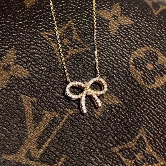 NEW Sparkly Bling 3D Ribbon Bow Gold Dipped Cubic Rhinestone Dainty Necklace - Picture 2 of 9